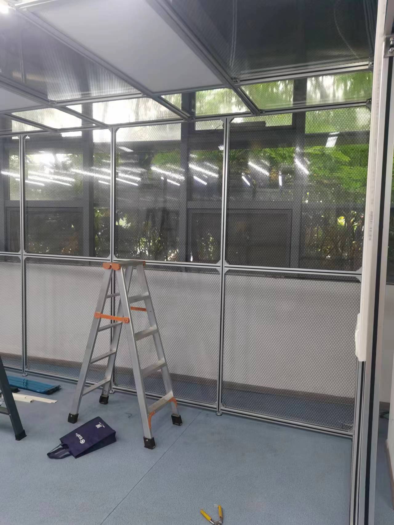 十萬(wàn)級(jí)網(wǎng)格簾無(wú)塵棚結(jié)構(gòu)示意圖